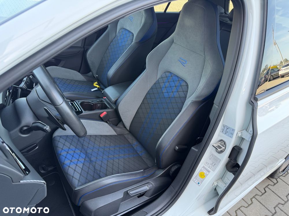 Volkswagen Golf - 16