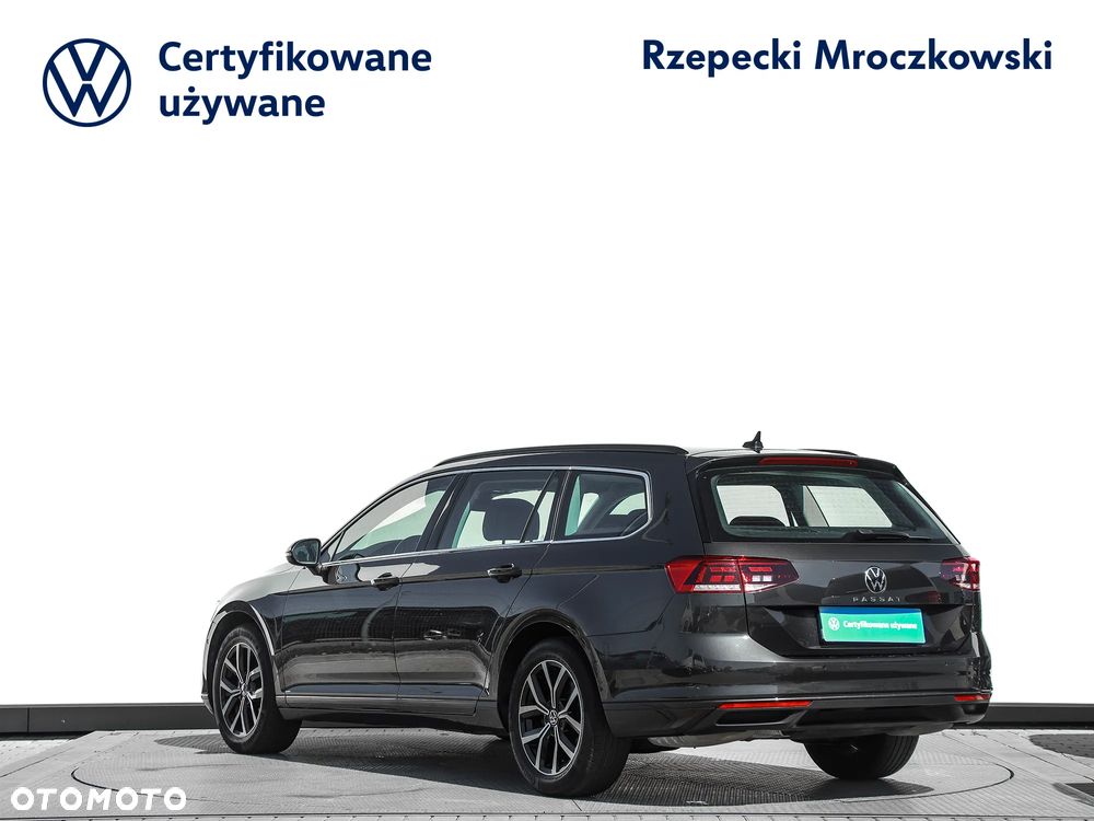 Volkswagen Passat 2.0 TSI Business DSG - 8