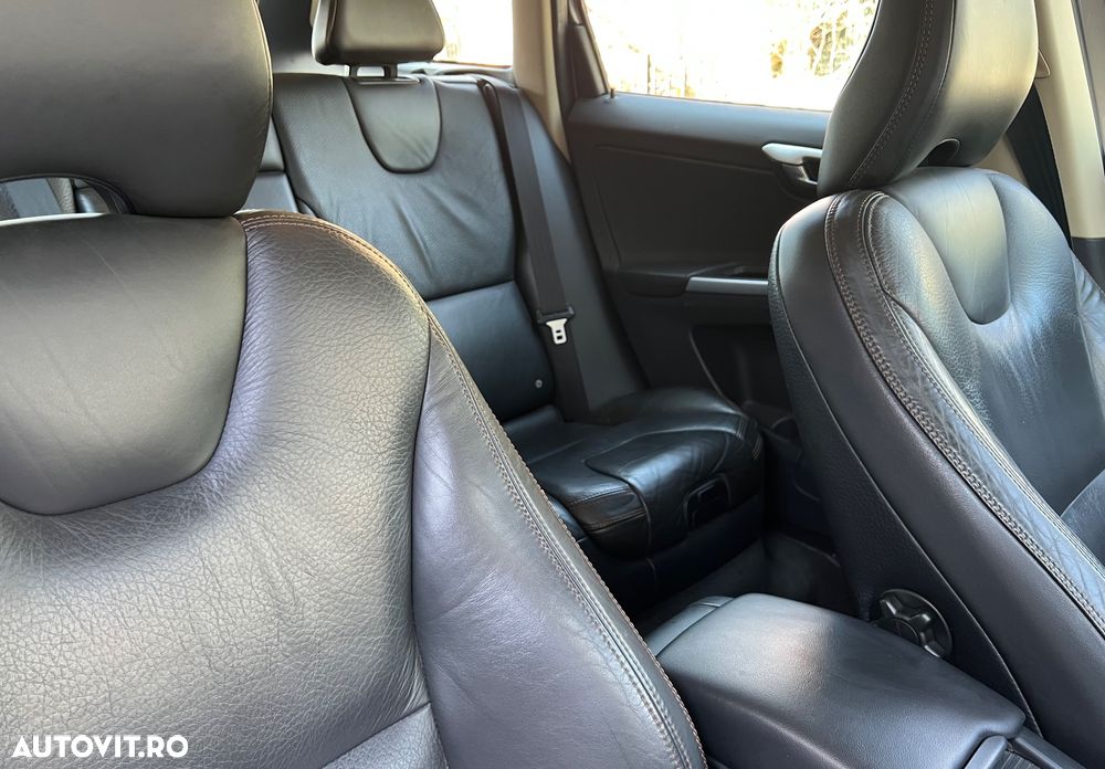 Volvo XC 60 D3 Kinetic - 4