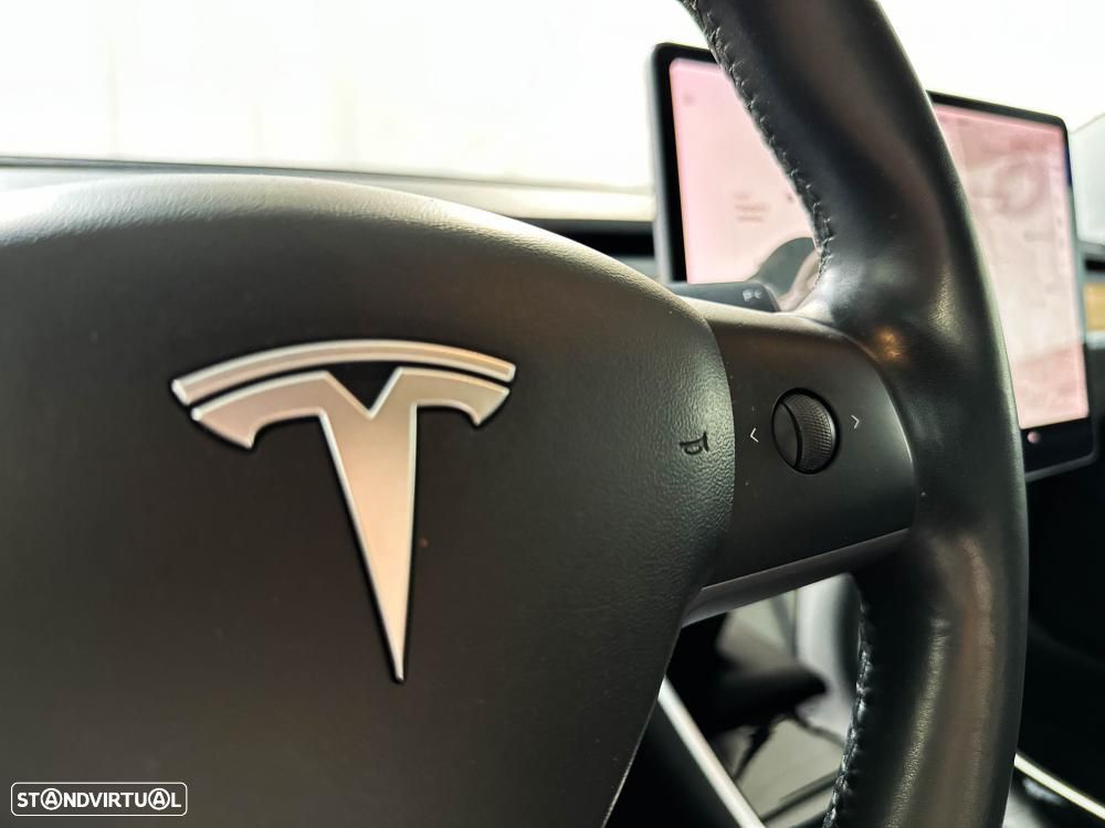 Tesla Model 3 Performance Dual Motor AWD - 38