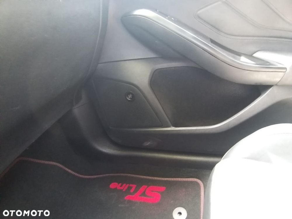 Ford Focus 1.0 EcoBoost Start-Stopp-System ST-LINE DESIGN - 2