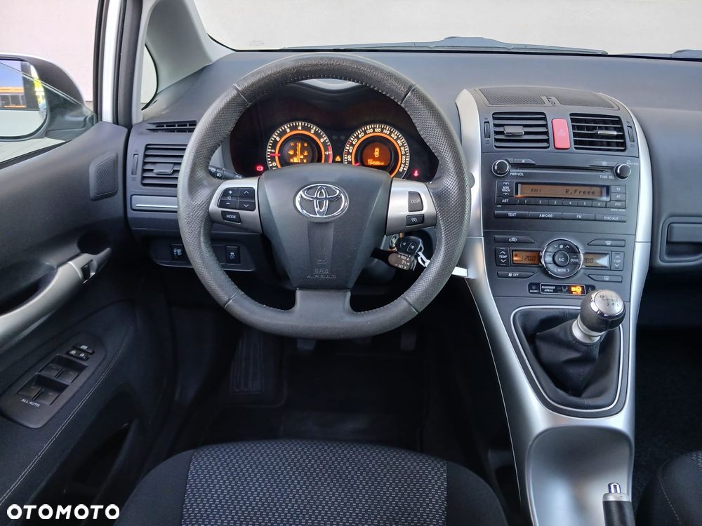 Toyota Auris 1.6 Life+ - 18