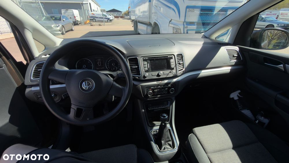 Volkswagen Sharan 2.0 TDI DPF BlueMotion Comfortline - 22