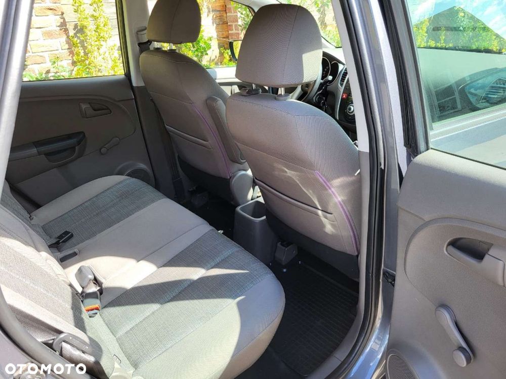 Kia Venga - 29