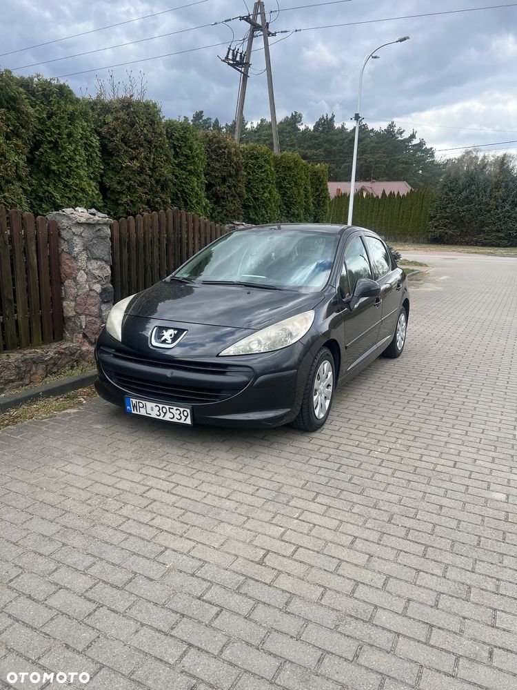 Peugeot 207 - 1