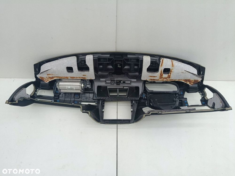 BMW E90 E91 DESKA KONSOLA NAVI KUBKI EUROPA - 7
