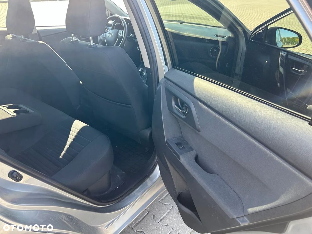 Toyota Auris 1.8 HSD Luna - 34