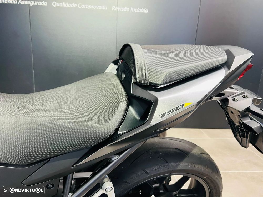 Honda Hornet 750 - 5