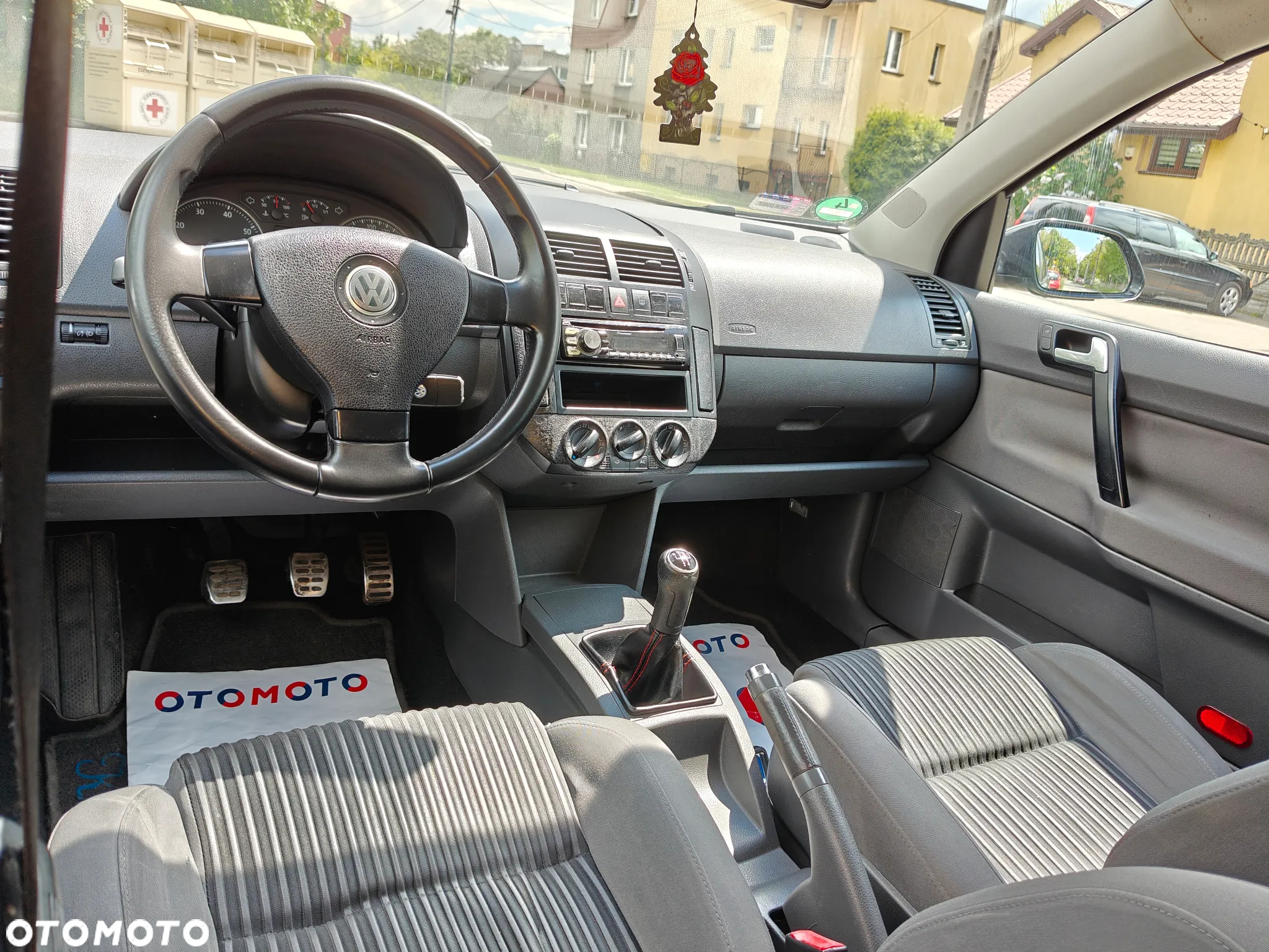 Volkswagen Polo 1.4 16V Comfortline - 24