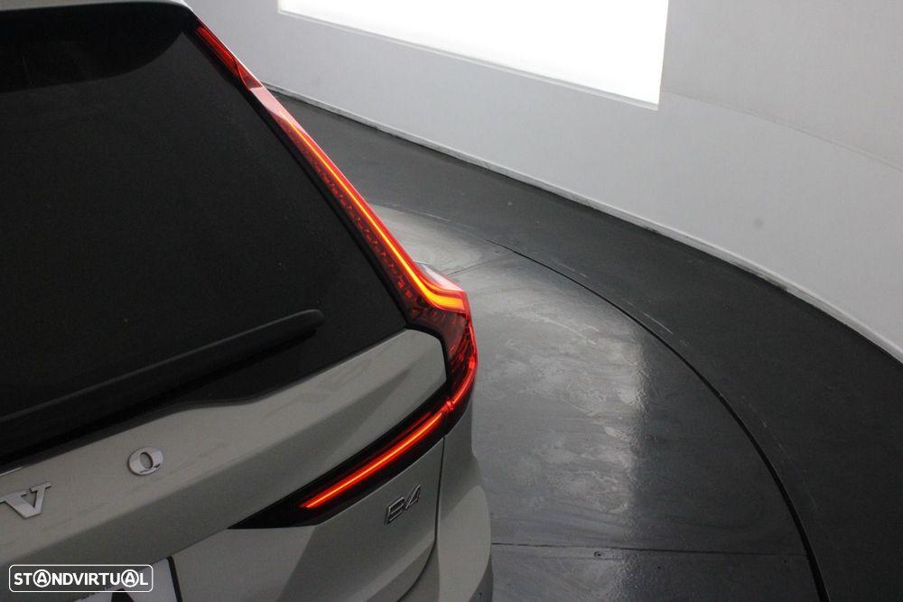 Volvo V90 2.0 B4 Momentum Plus Geartronic - 46