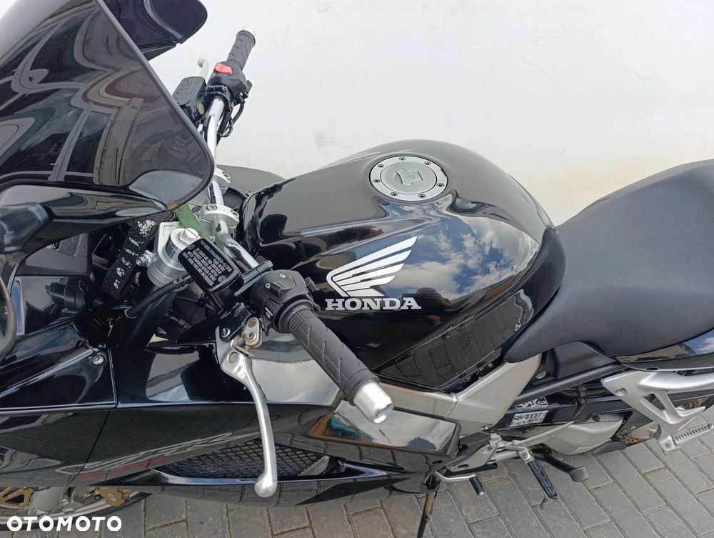 Honda VFR - 12