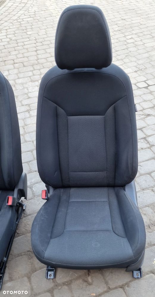 FOTEL PRZÓD PRAWY LEWY ELEKTRYCZNIE GRZANE HYUNDAI i40 - 3