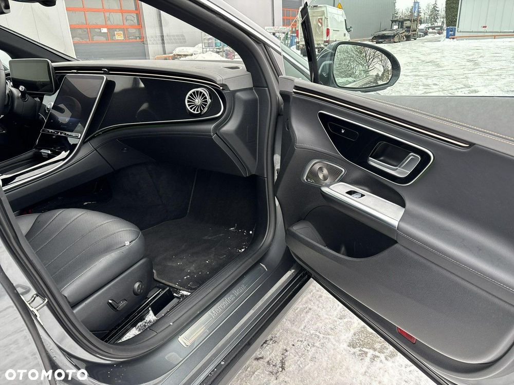 Mercedes-Benz EQE - 17