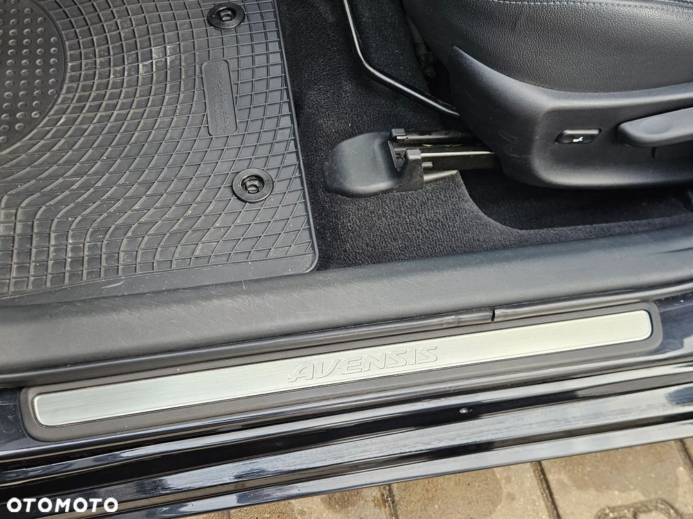 Toyota Avensis 1.8 Premium - 24