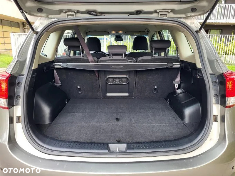 Kia Carens 1.6 GDI M - 26