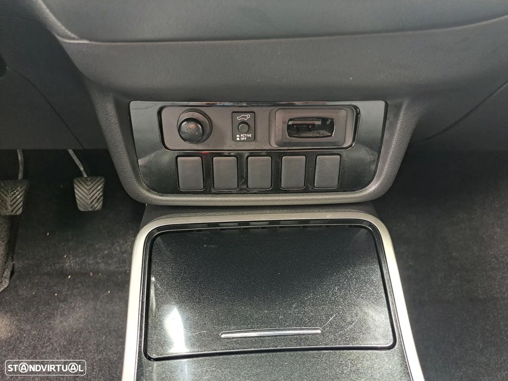 Mitsubishi Outlander 2.2 DI-D Intense - 29