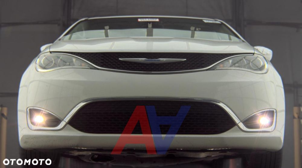 Chrysler Pacifica - 4
