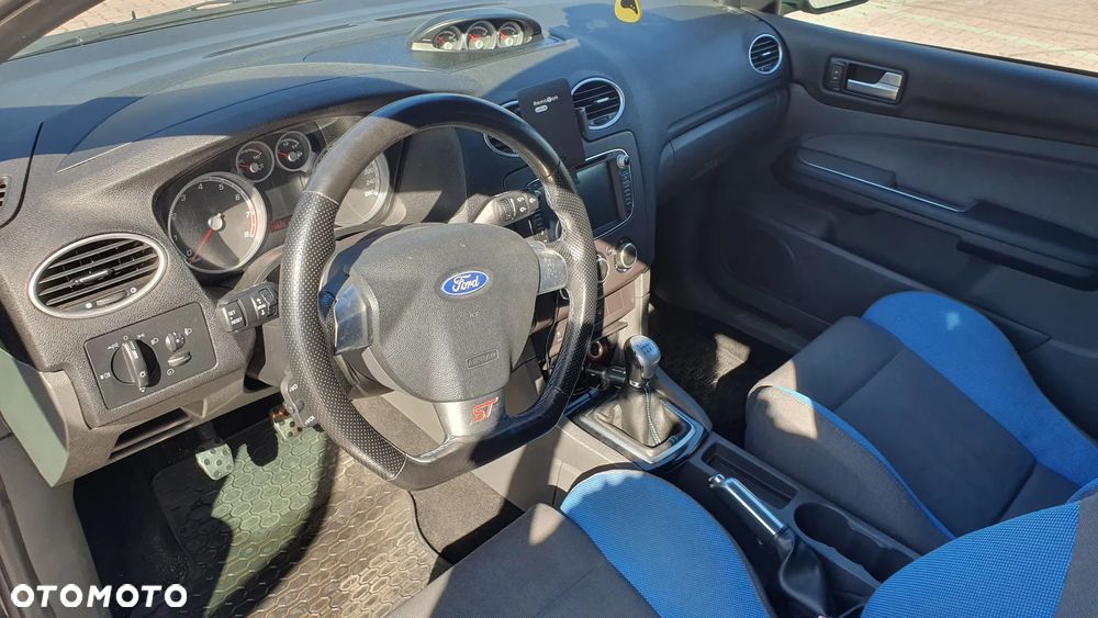 Ford Focus 2.5 ST - 10