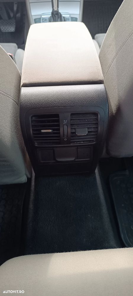 Volkswagen Passat 2.0TDI Sportline DPF DSG - 6