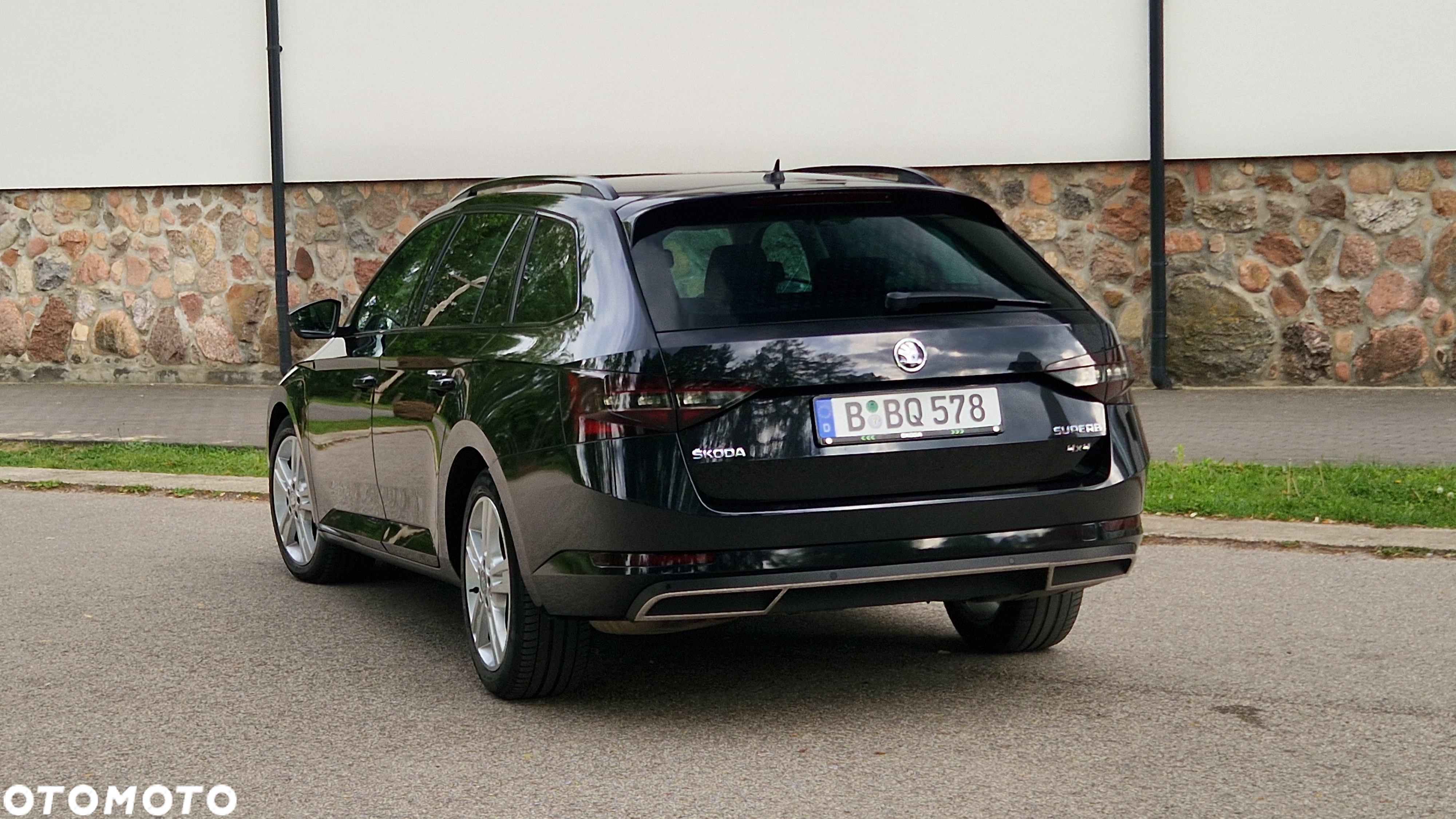 Skoda Superb 2.0 TDI 4x4 DSG Premium Edition - 11