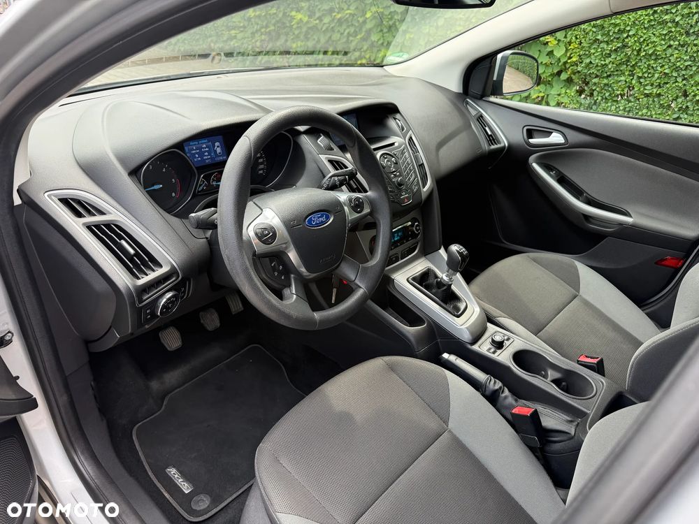 Ford Focus - 25