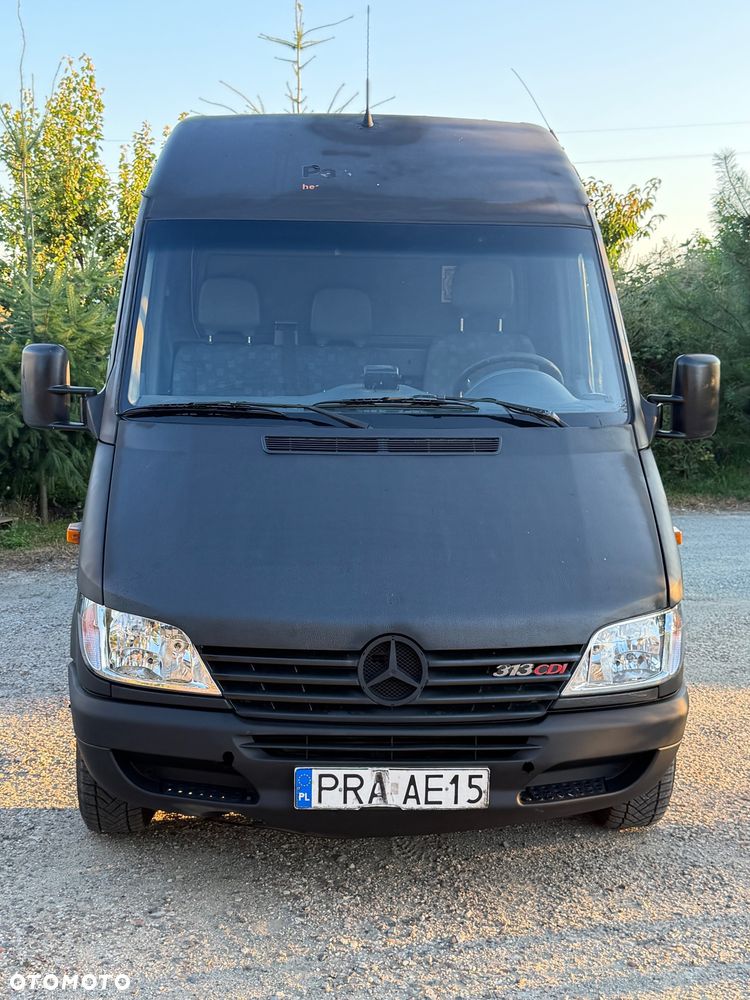 Mercedes-Benz Sprinter - 2