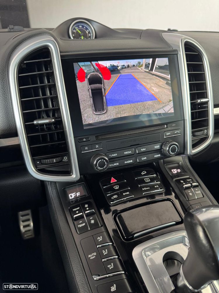 Porsche Cayenne S - 16