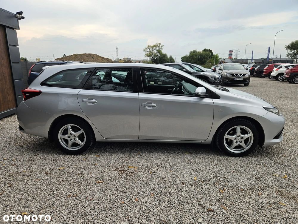 Toyota Auris 1.6 Premium - 14