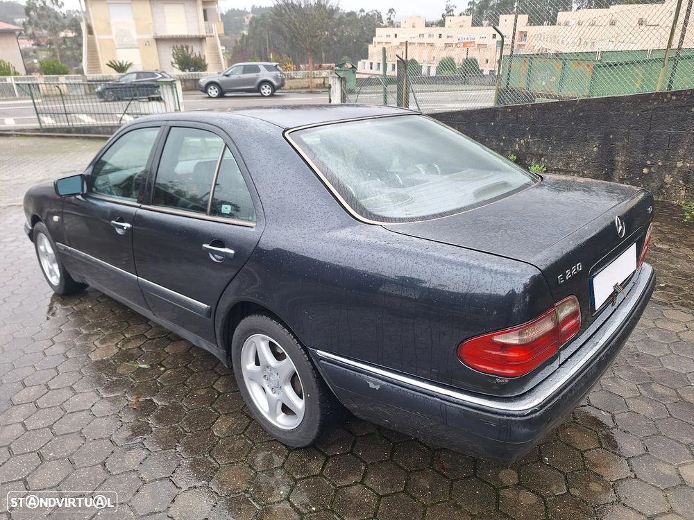Mercedes-Benz E 220 CDI Classic - 4