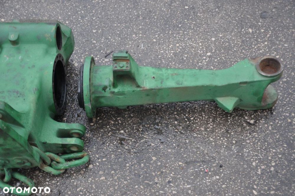 OBUDOWA MOSTU PRZÓD JOHN DEERE - 4