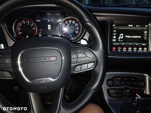 Dodge Challenger - 8