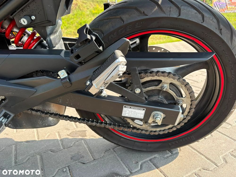 Yamaha XJ - 12