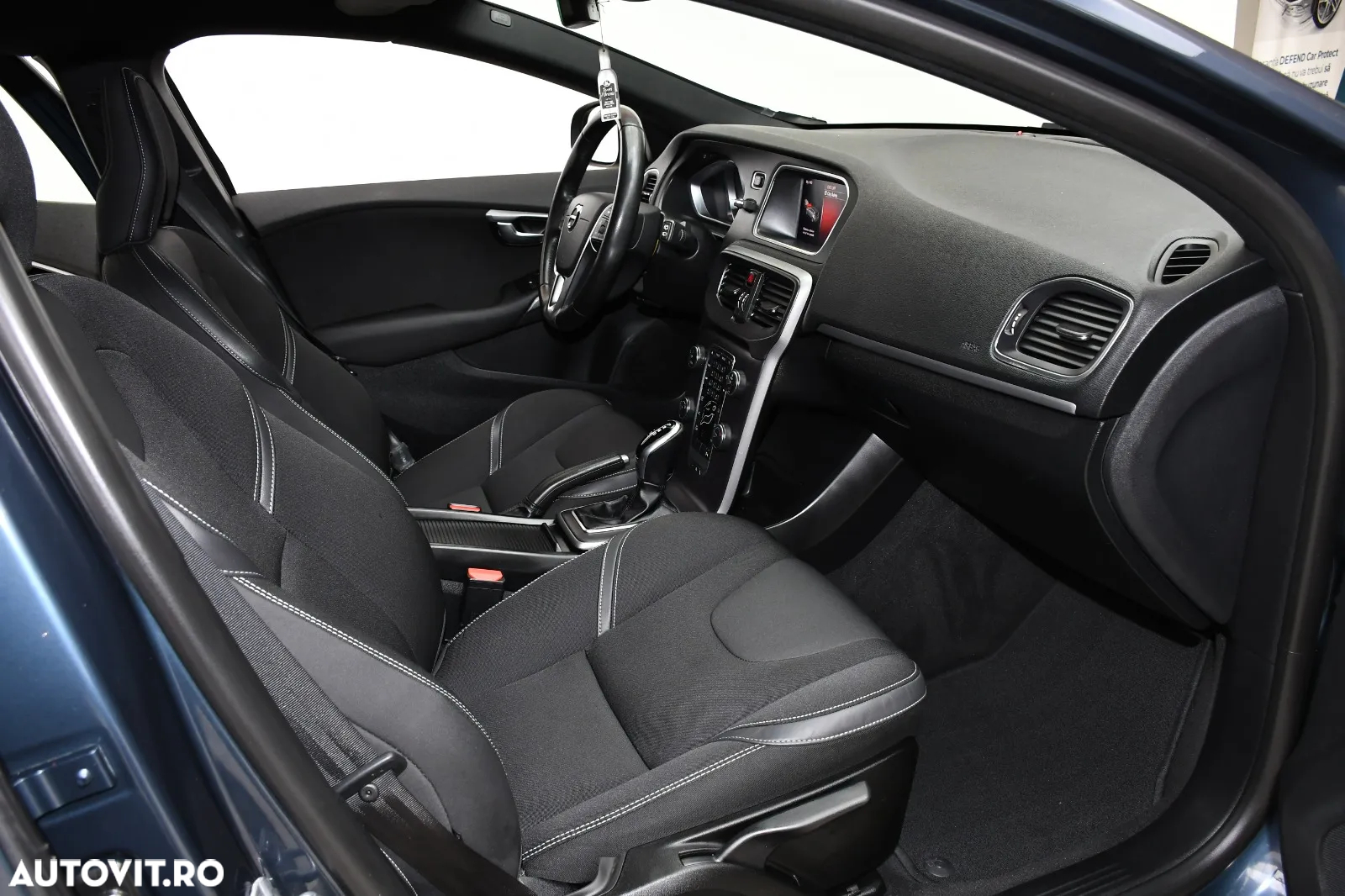 Volvo V40 D3 Aut. Summum - 11