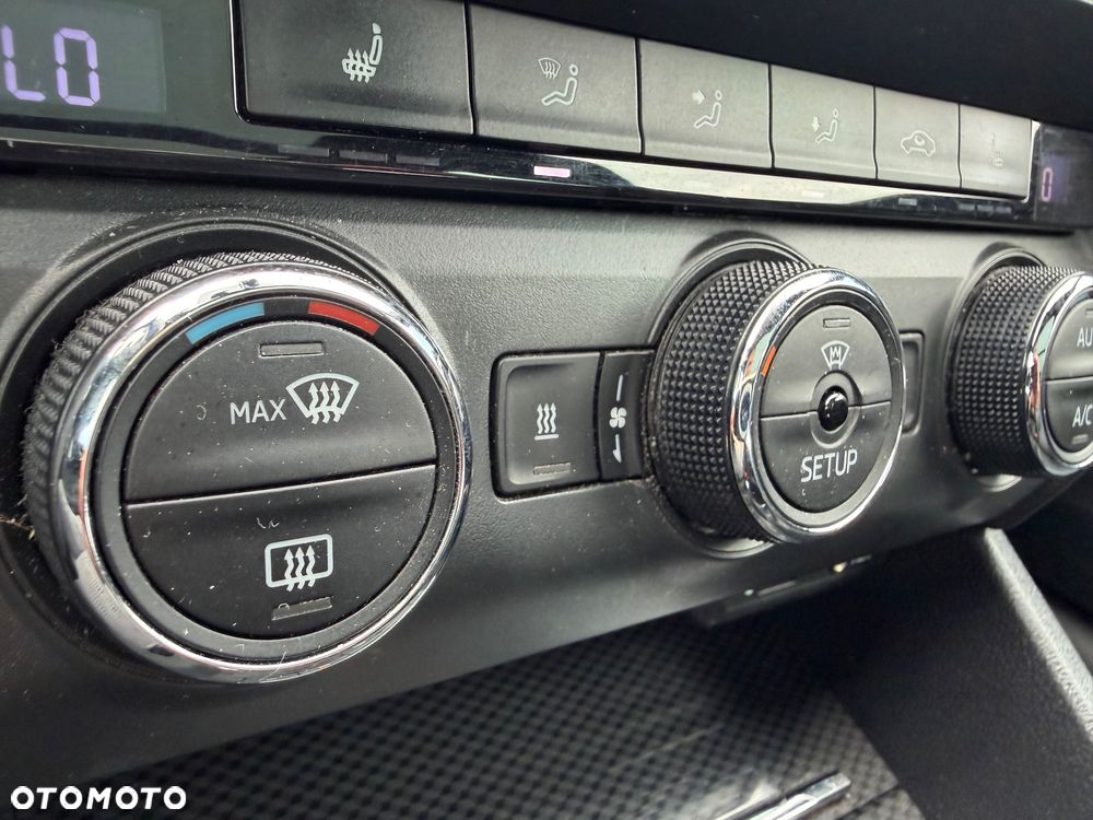 Skoda Octavia 2.0 TDI DSG RS - 31