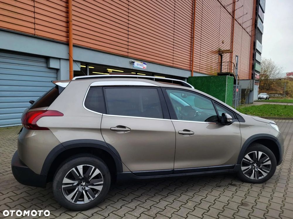 Peugeot 2008 BlueHDi 100 STOP & START Allure - 22