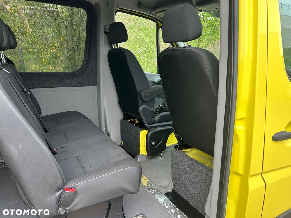 Mercedes-Benz Sprinter - 11