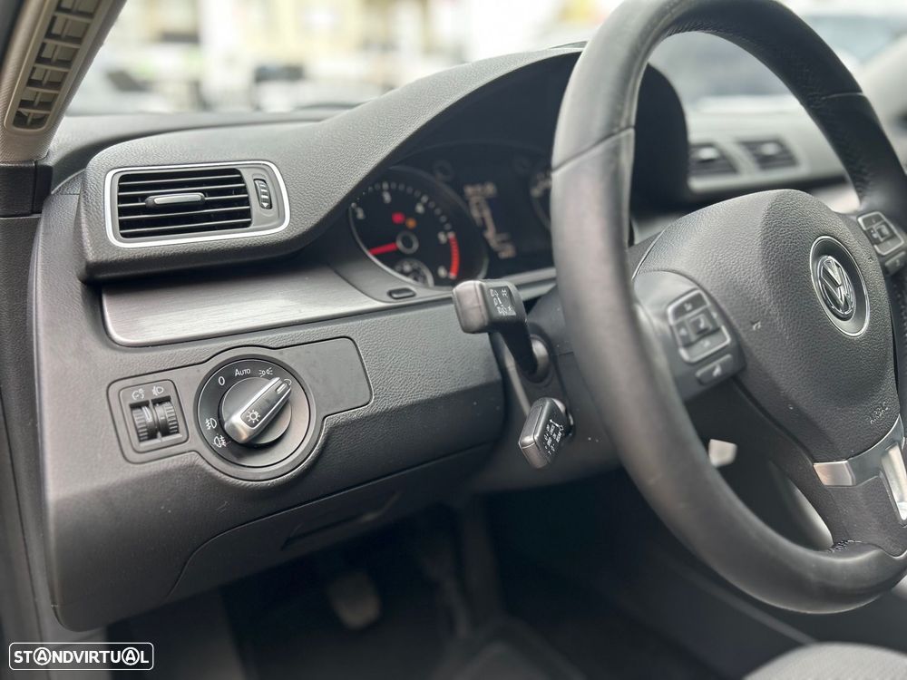 VW Passat Variant 1.6 TDI Confortline Navig - 23