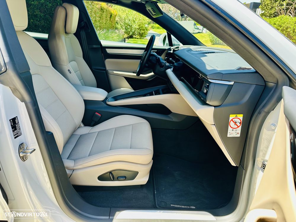 Porsche Macan Electric - 22