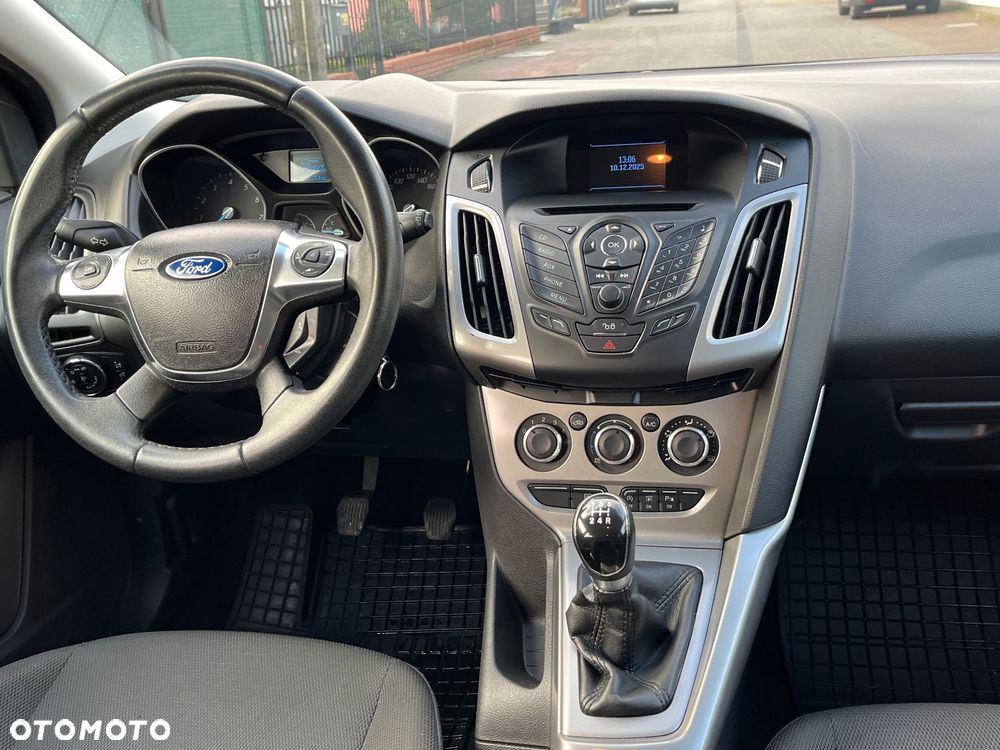 Ford Focus 1.0 EcoBoost Gold X (Trend) - 4