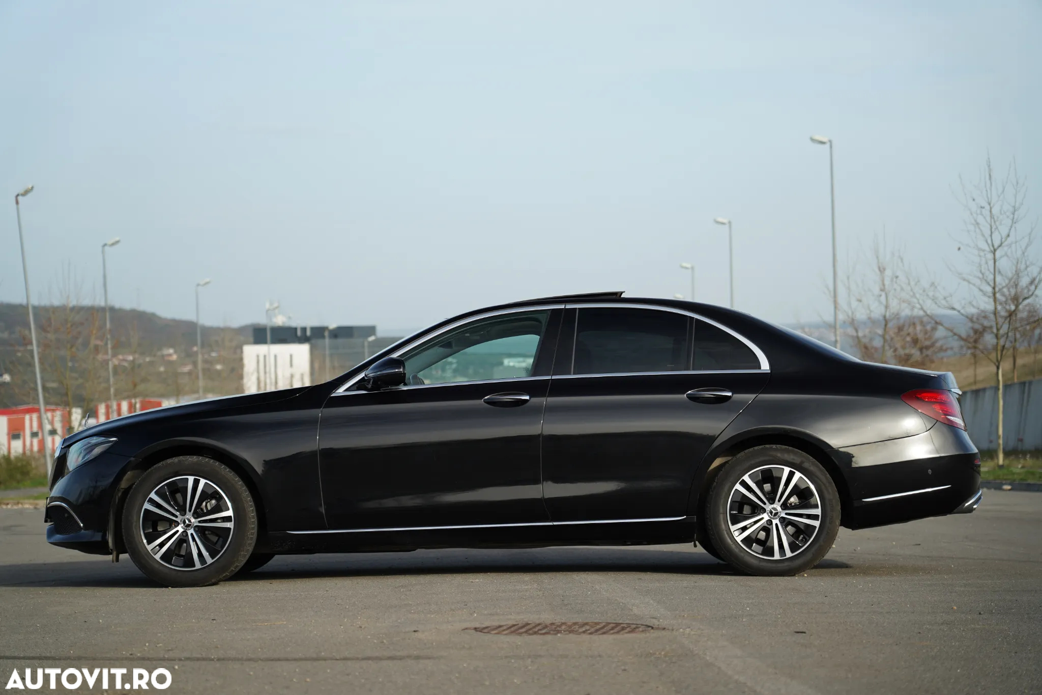 Mercedes-Benz E 220 d 9G-TRONIC Exclusive - 28