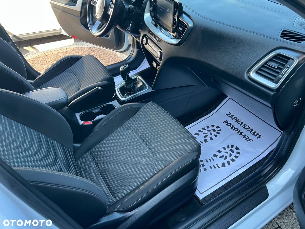 Kia Ceed 1.5 T-GDI M - 22