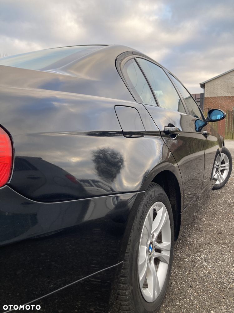 BMW Seria 3 316i - 30