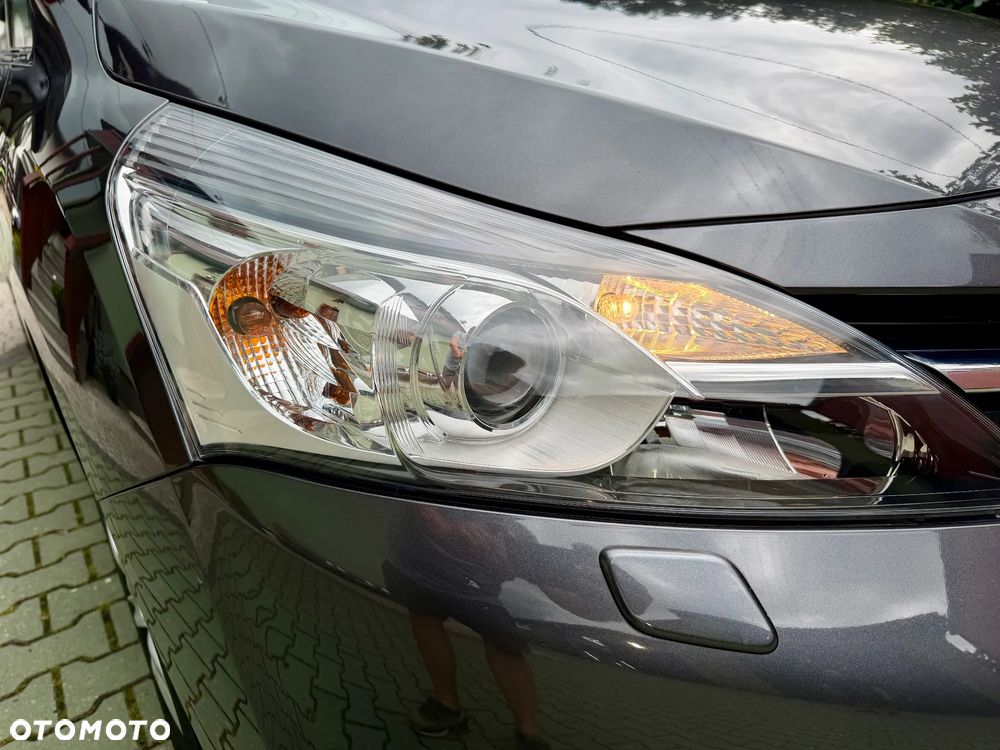 Toyota Verso 1.8 Premium 7os - 28