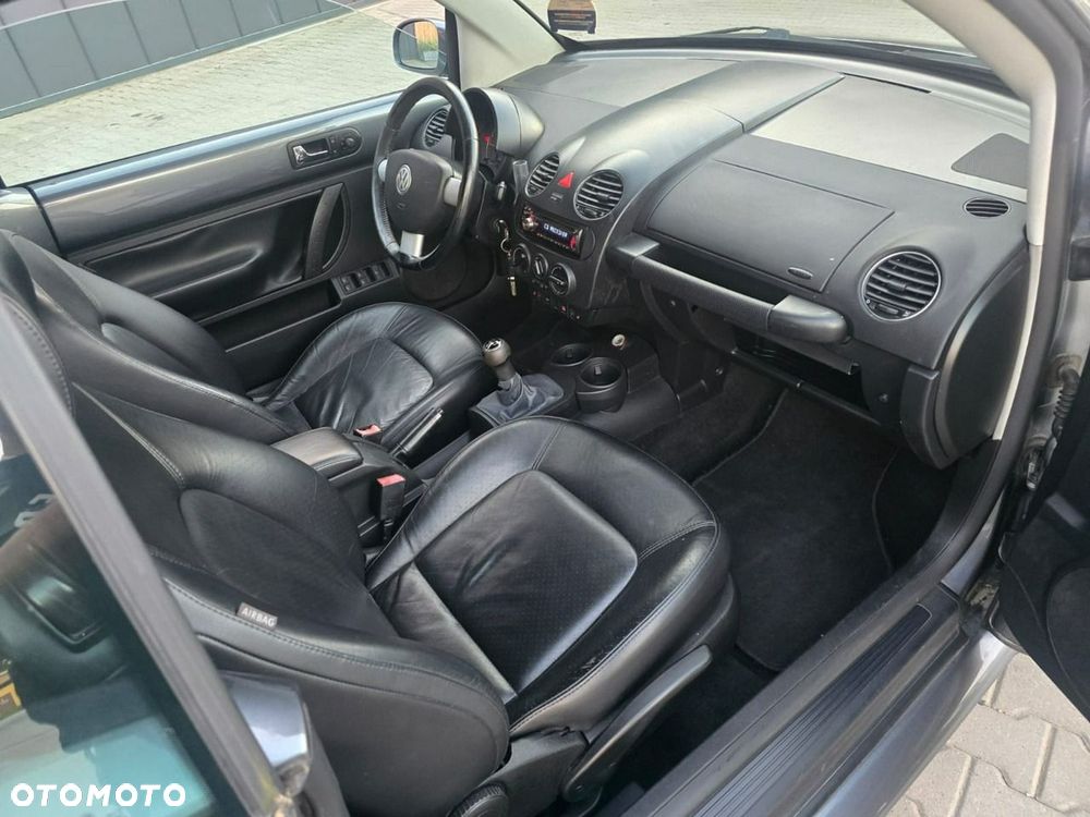 Volkswagen New Beetle - 35