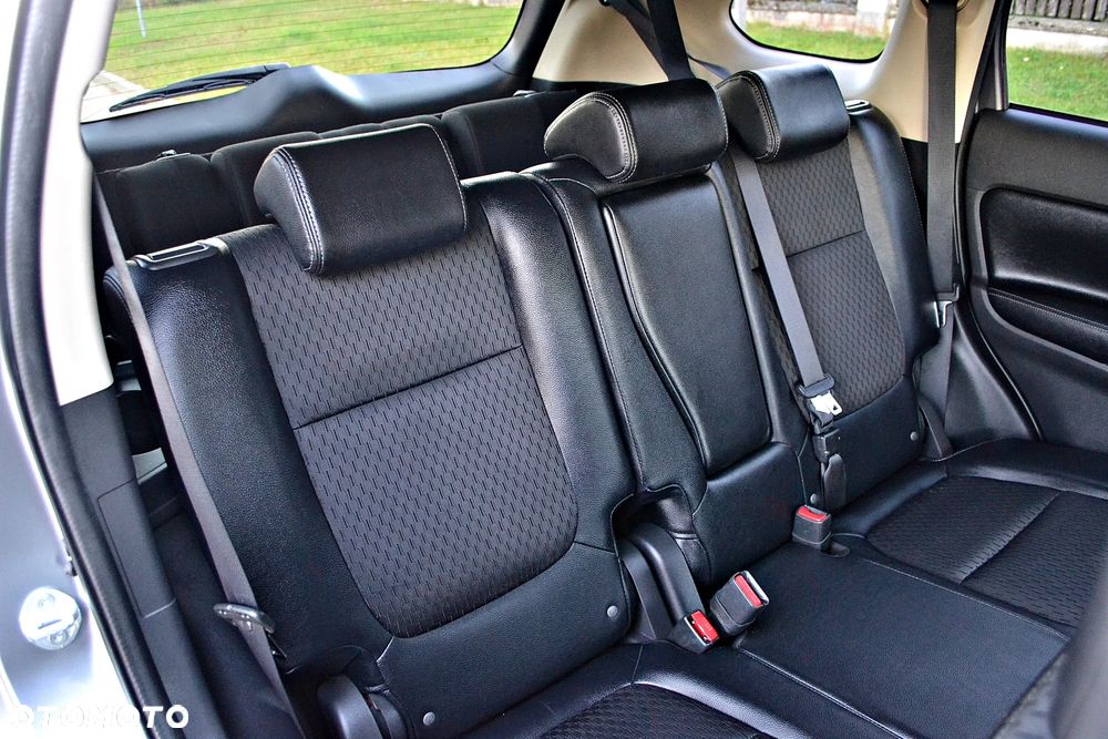 Mitsubishi Outlander 2.2 DID Intense + 4WD - 31