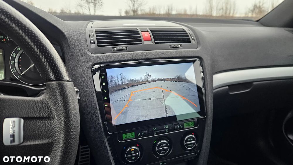 Skoda Octavia 2.0 TDI CR DPF RS - 34