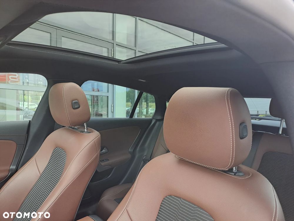 Mercedes-Benz CLA 180 Shooting Brake - 20