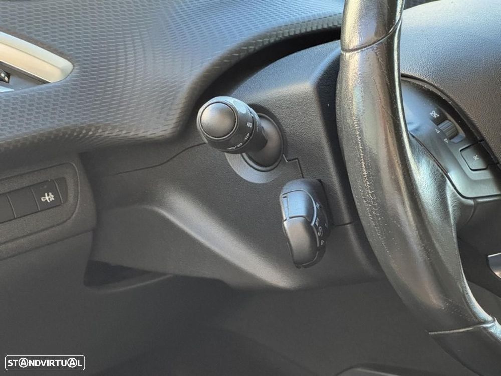 Peugeot 2008 1.6 e-HDi Allure - 6