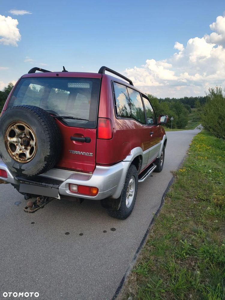 Nissan Terrano 2.4 SR - 4
