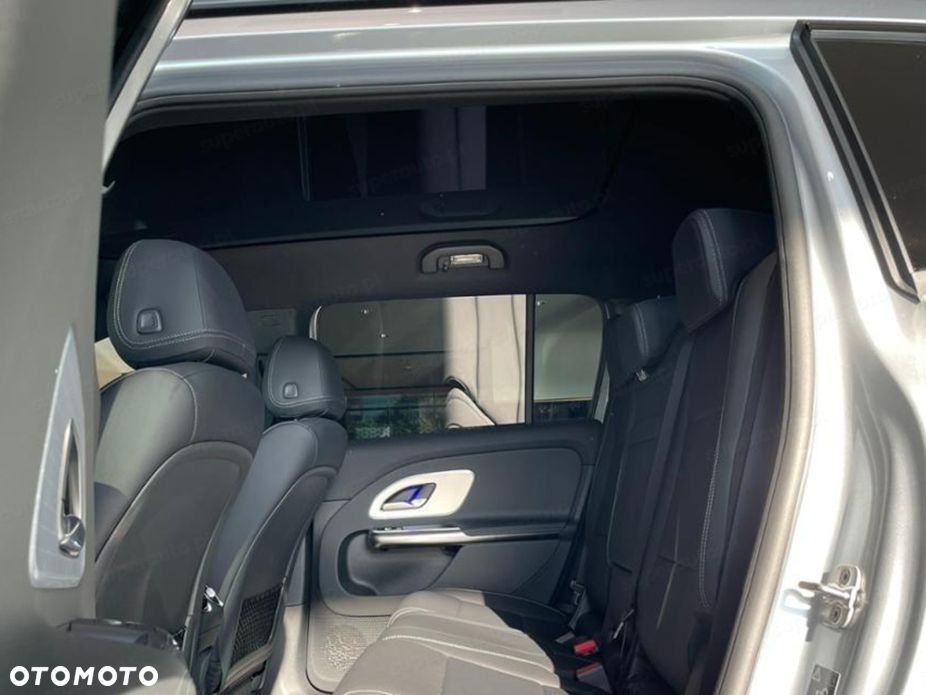 Mercedes-Benz GLB - 14